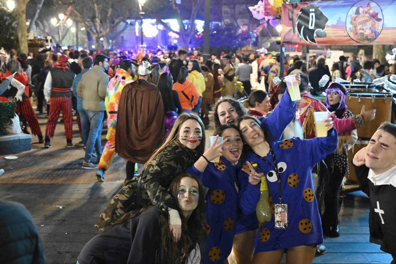 Fotos: Así se vive el lunes de carnaval en Badajoz