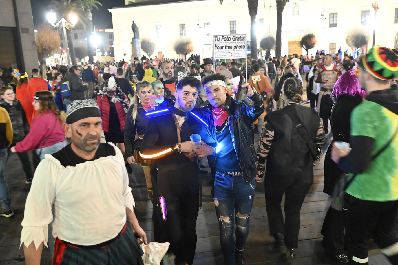 Fotos: Así se vive el lunes de carnaval en Badajoz