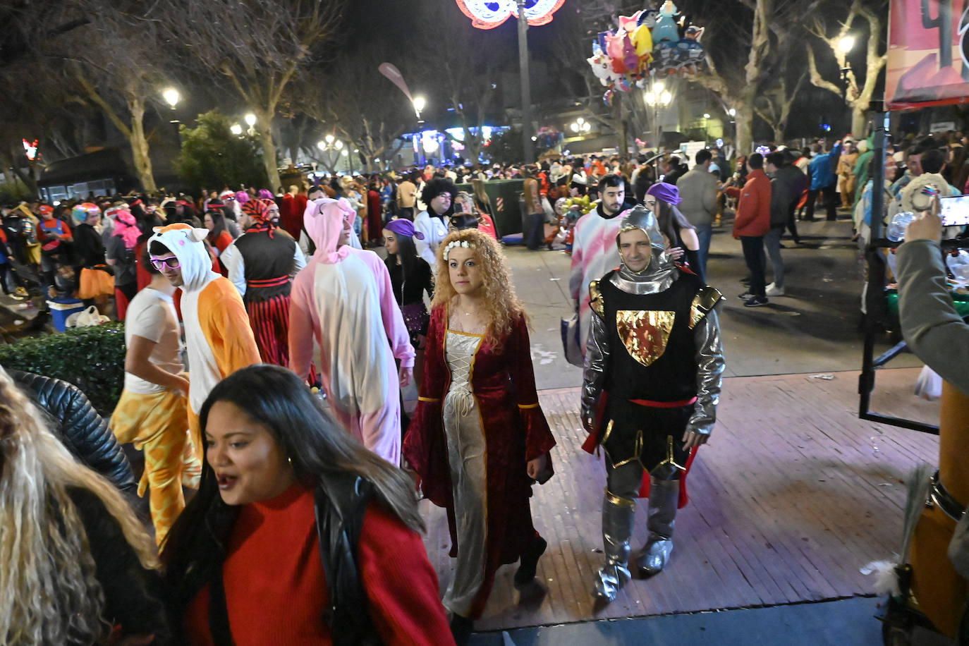 Fotos: Así se vive el lunes de carnaval en Badajoz