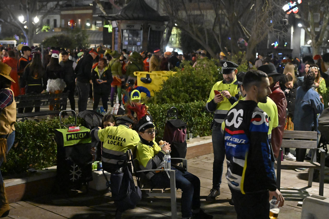 Fotos: Así se vive el lunes de carnaval en Badajoz