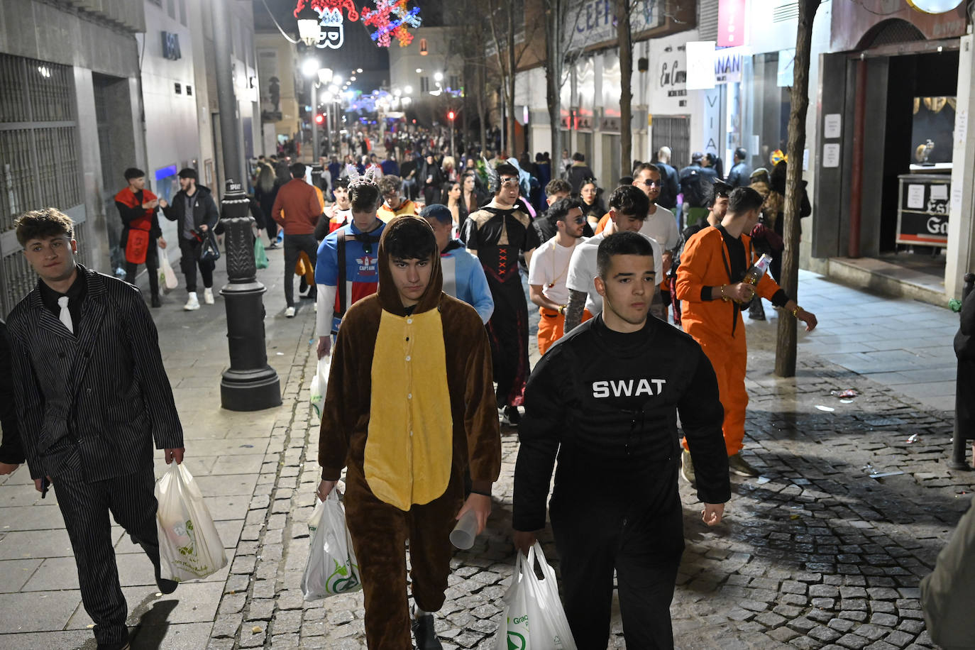 Fotos: Así se vive el lunes de carnaval en Badajoz