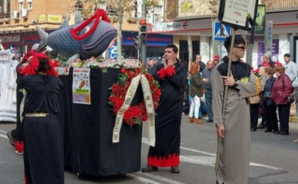 Carnaval de Badajoz: San Roque entierra a su sardina pero Badajoz continúa de carnaval