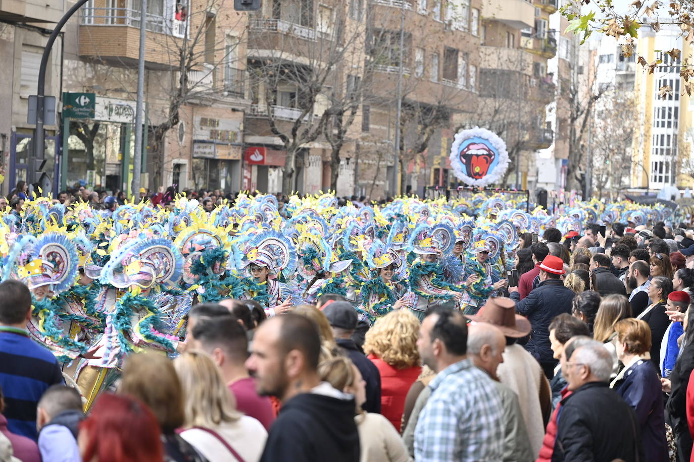 Fotos: Badajoz | San Roque acoge el tradicional Entierro de la Sardina y el desfile de comparsas del martes de Carnaval