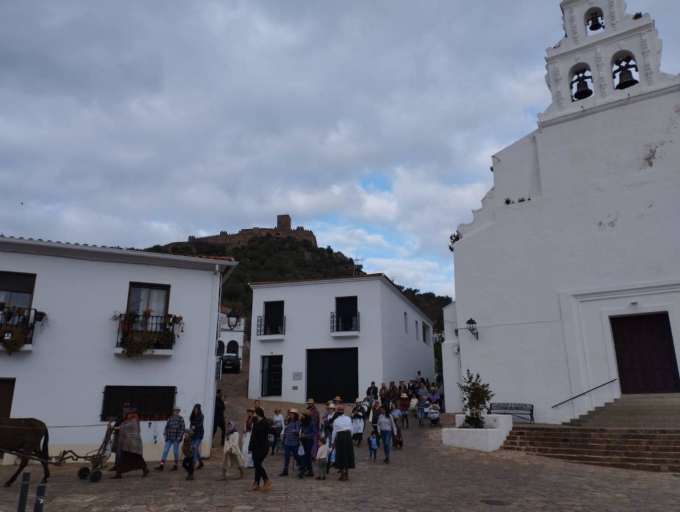 Siembra de la Ceniza, el Miércoles Santo en Alconchel.