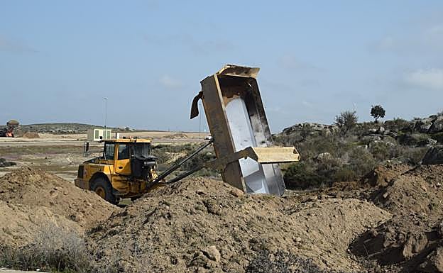 Ese día está previsto que se haga el acto de la colocación de la primera piedra de esta innovadora planta en el polígono industrial Arroyo Caballo.