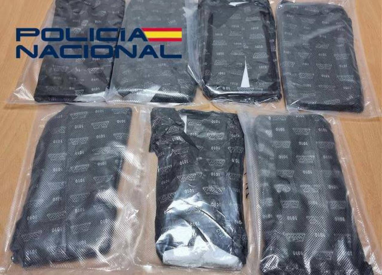 Sucesos: Prisión para dos hombres por llevar más de dos kilos de cocaína ocultos en un coche cerca de Mérida
