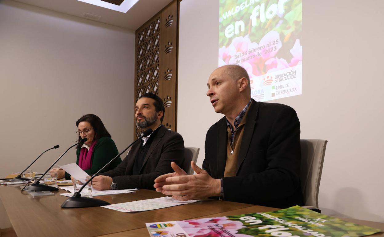 La programación de 'Valdelacalzada en flor' se ha presentado este jueves en la Diputación de Badajoz. 