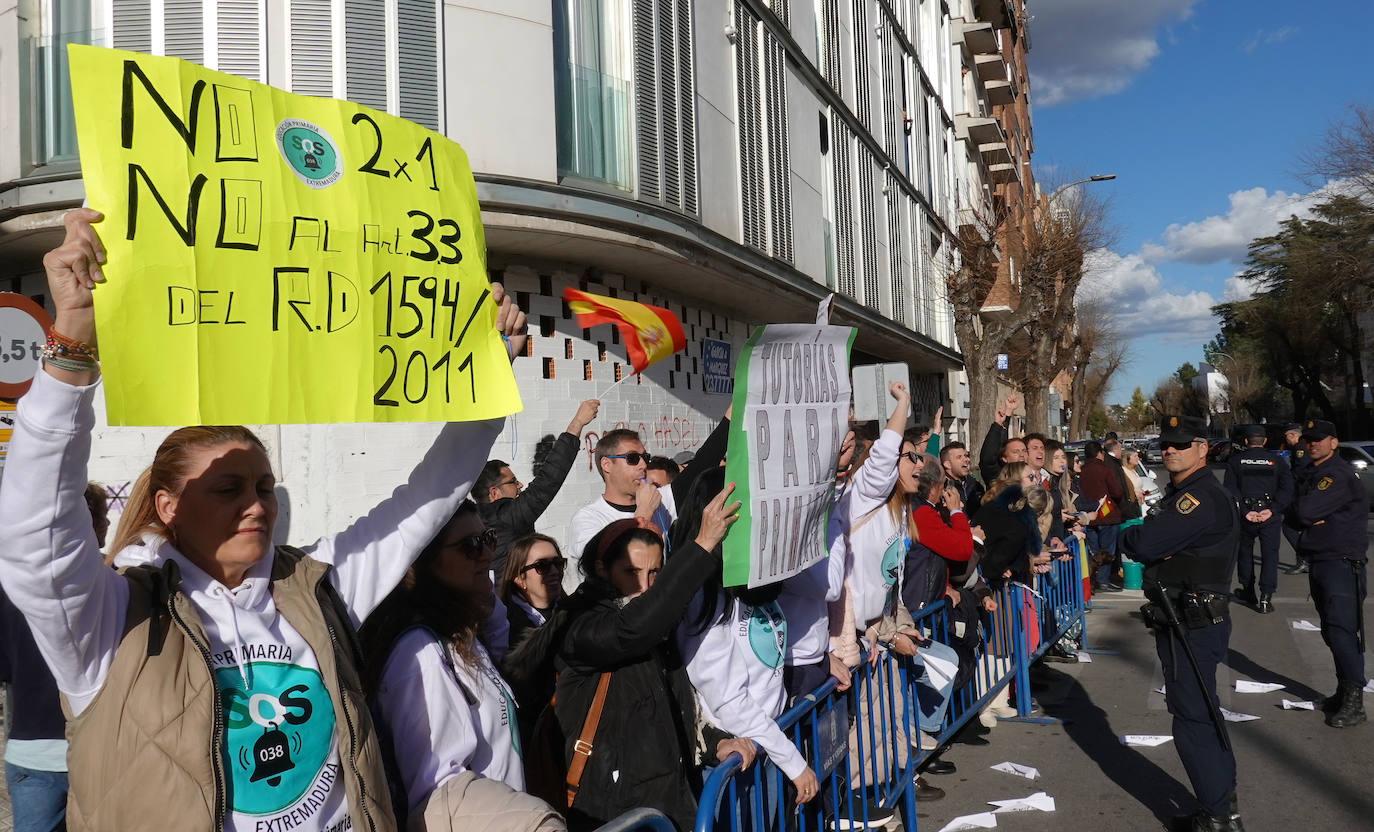 Recibimiento a Pedro Sánchez frente al Palacio de Congresos