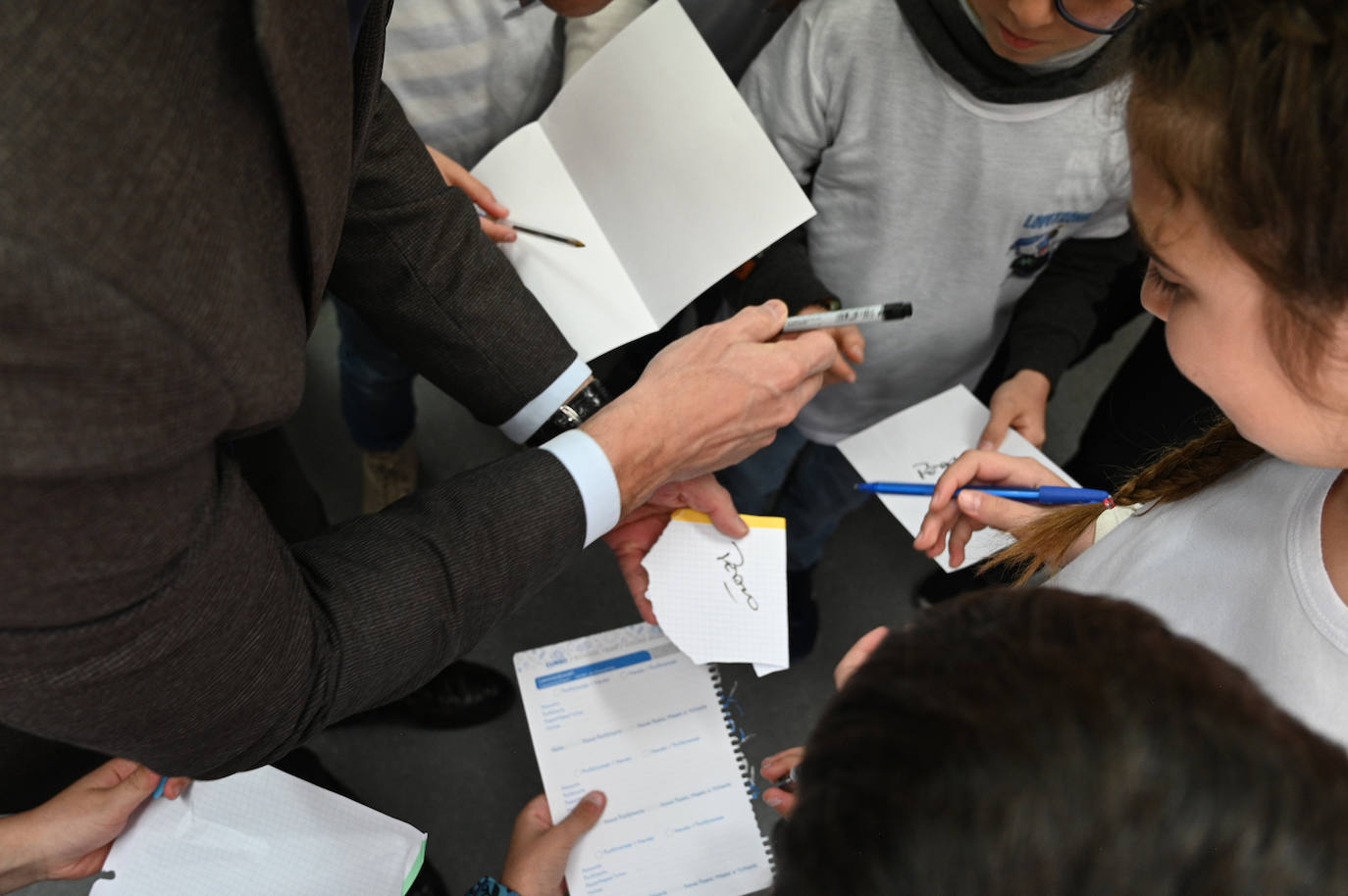Fotos: Pedro Sánchez visita el colegio Lope de Vega de Badajoz