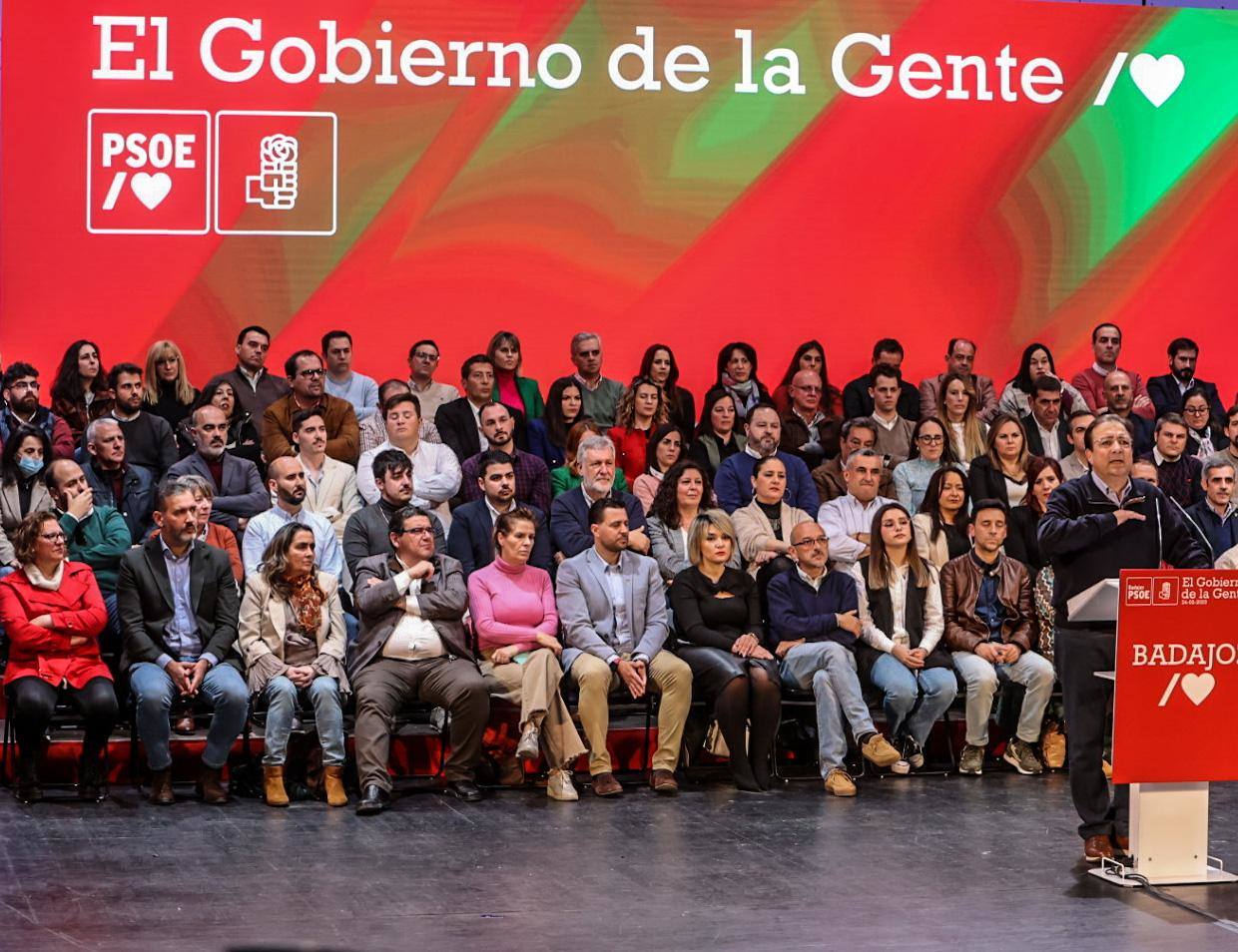 Fotos: Acto político de Pedro Sánchez en Badajoz