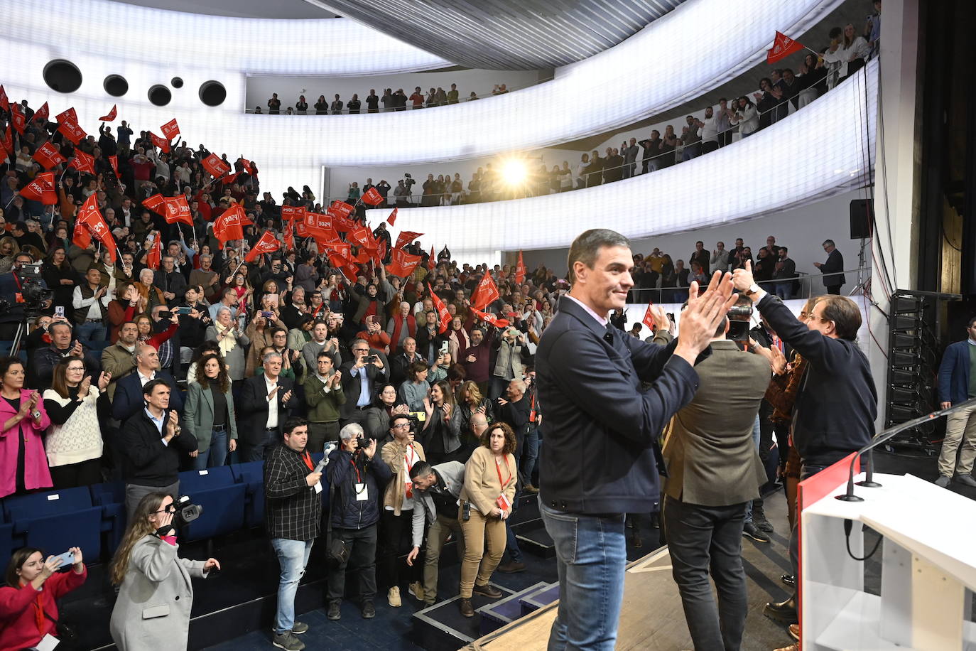 Fotos: Acto político de Pedro Sánchez en Badajoz