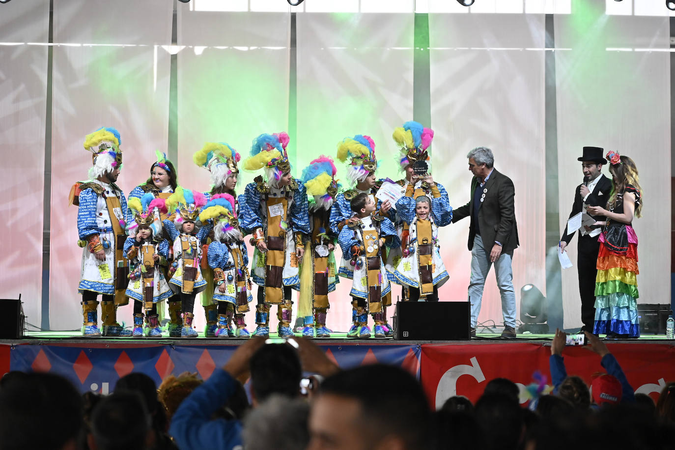 Miembros de Balumba, cuarto premio en el desfile infantil del viernes. 