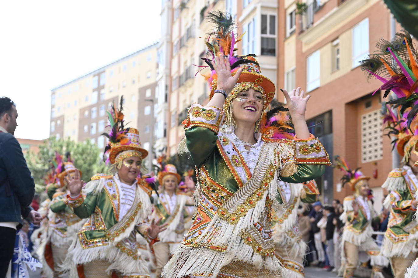 Fotos: Desfile de comparsas de Valdepasillas, en imágenes