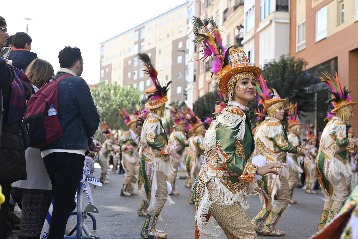 Fotos: Desfile de comparsas de Valdepasillas, en imágenes