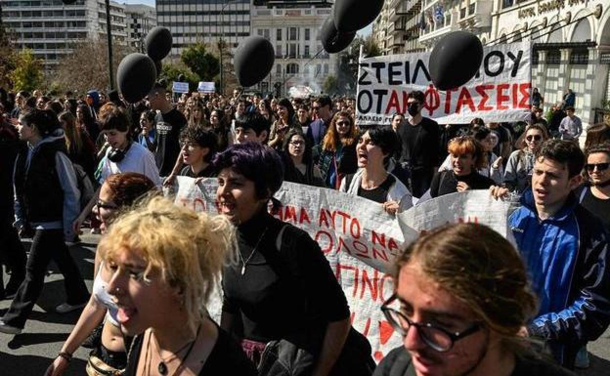 En Atenas protestaron este viernes más de 5.000 personas.