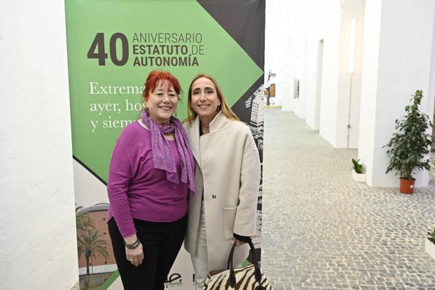 Marilé Calvo, exdirectora de la Casa de la Mujer de Badajoz, yTeresa Durán, su hija. 