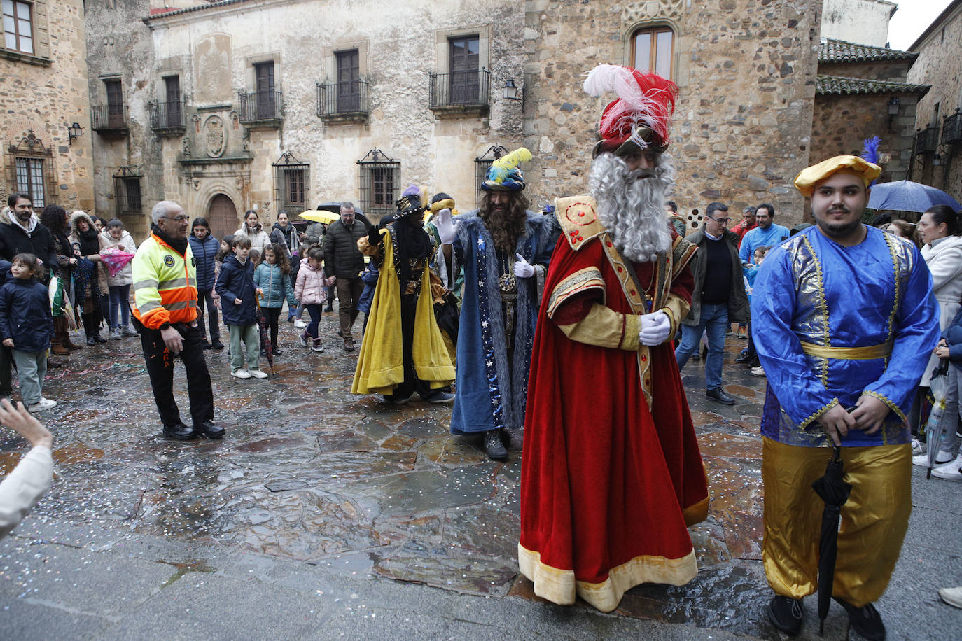 Cálida bienvenida a los Reyes Magos en la concatedral de Santa María de Cáceres