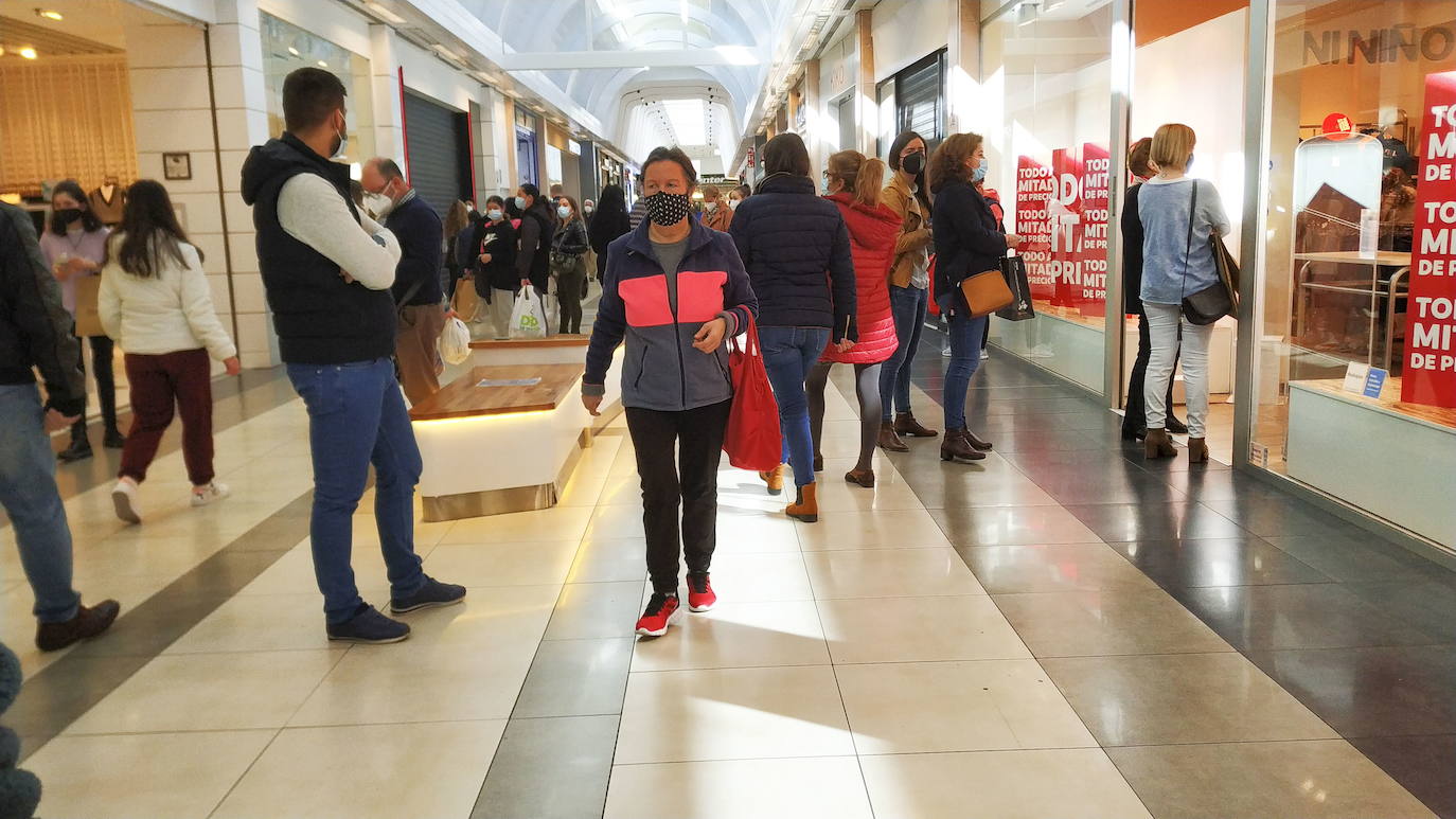 El boleto se ha sellado en la administración del centro comercial Ruta de la Plata.