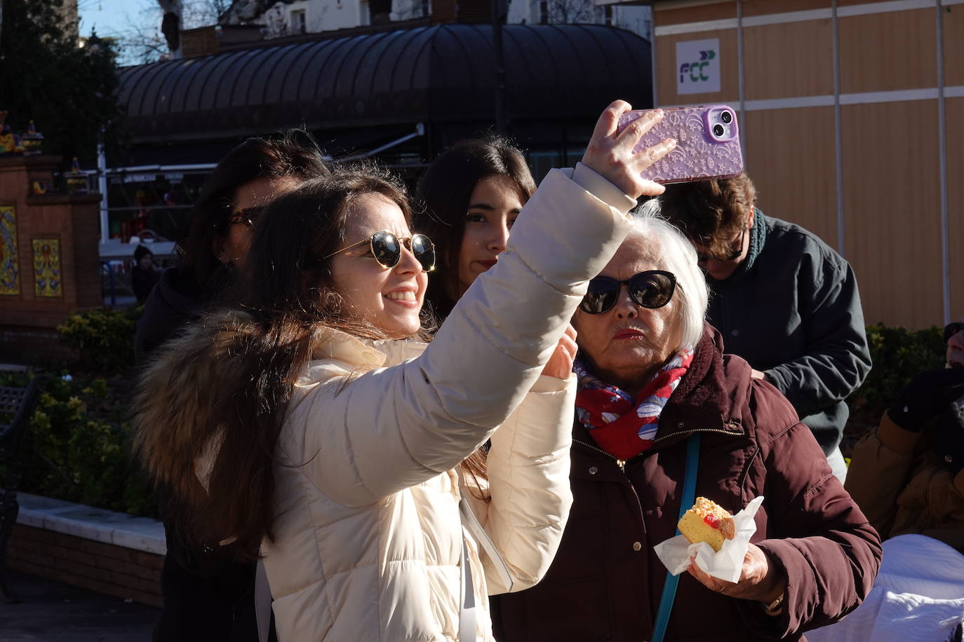 El reparto de roscón en Badajoz, en imágenes