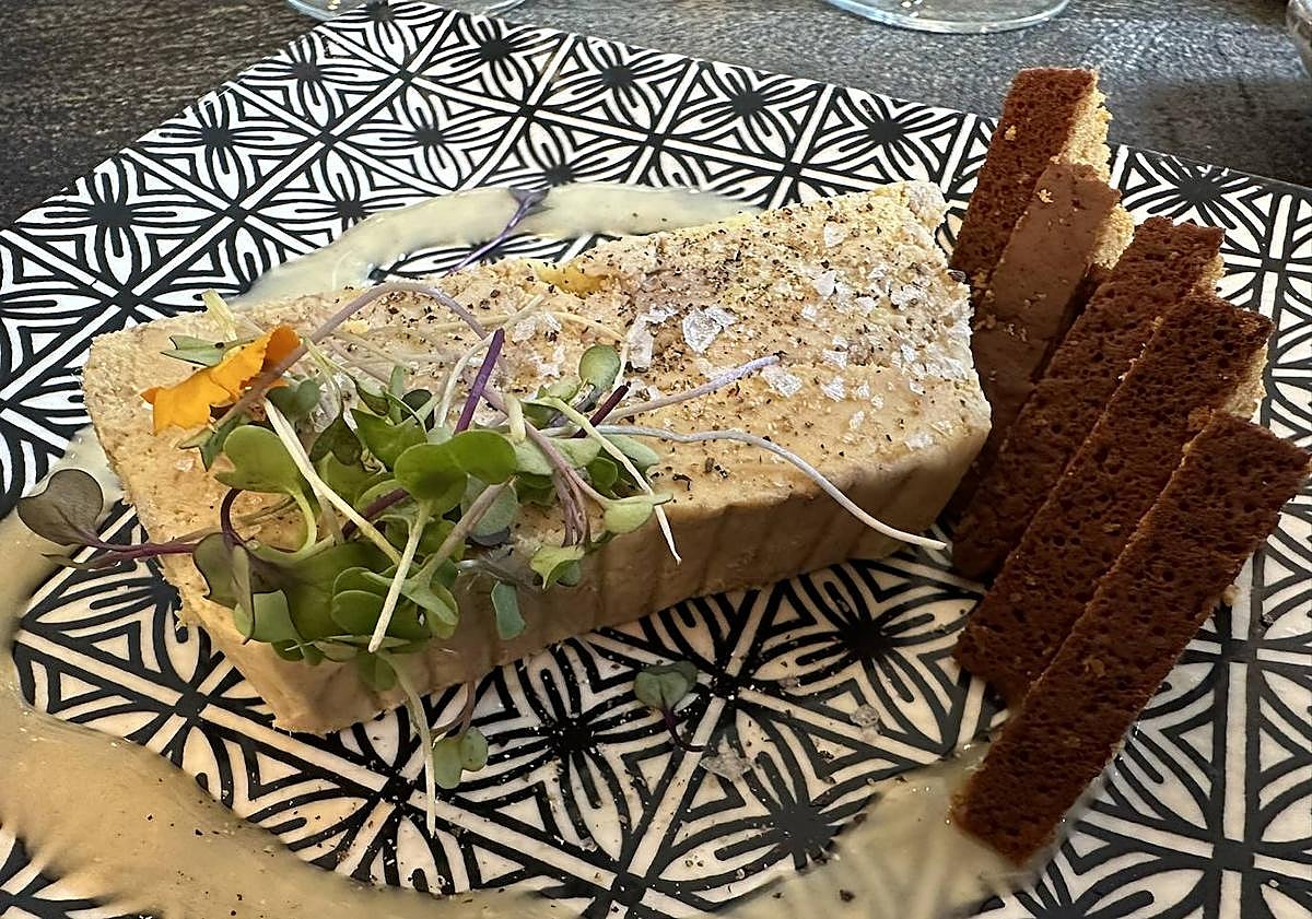 Imagen principal - Foie, puerros y presa con calabaza.