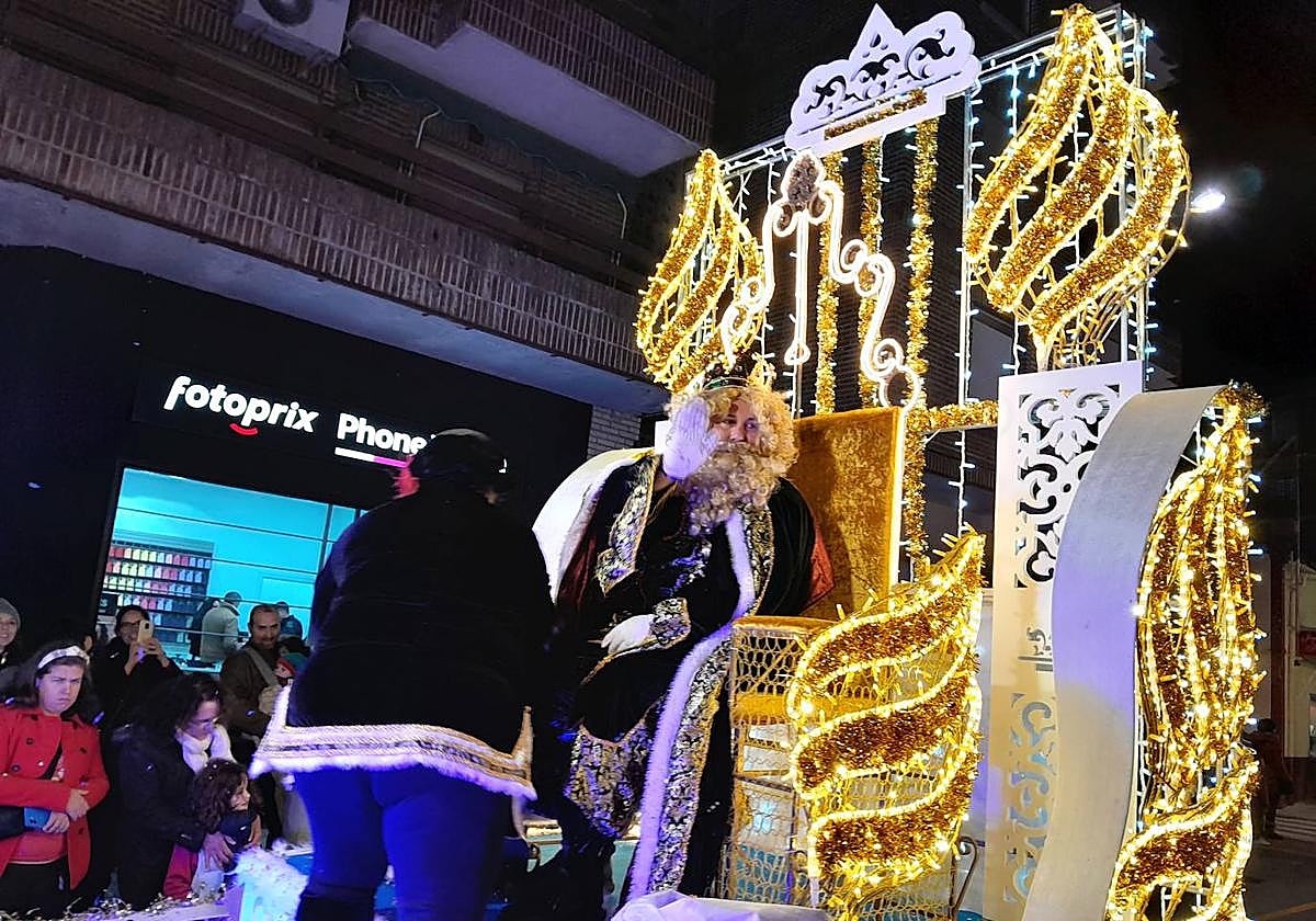 Sus Majestades de Oriente recorren las localidades de Cáceres