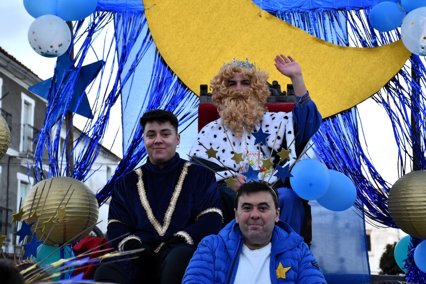 Los Magos de Oriente llenan Alburquerque de ilusión