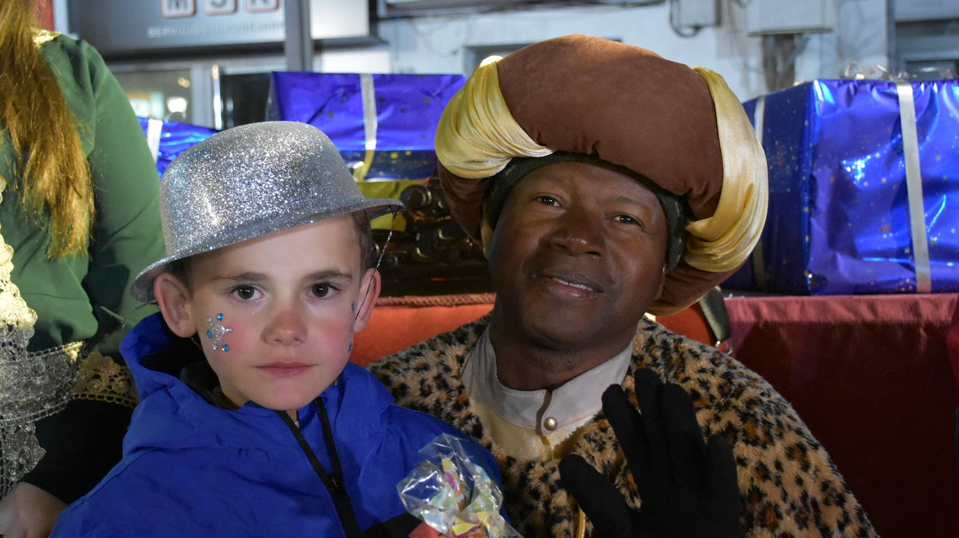 Los Magos de Oriente llenan Alburquerque de ilusión