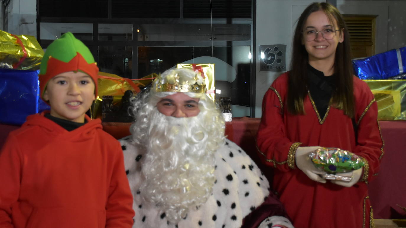 Los Magos de Oriente llenan Alburquerque de ilusión