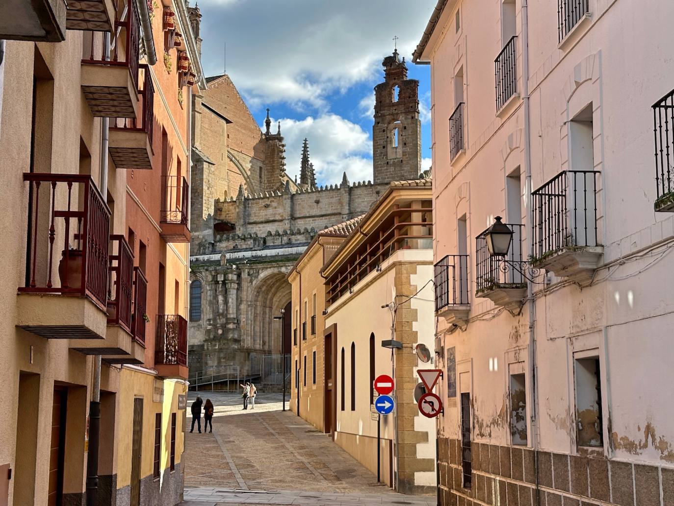 12 horas en....Plasencia: un recorrido por libros, panes y murallas