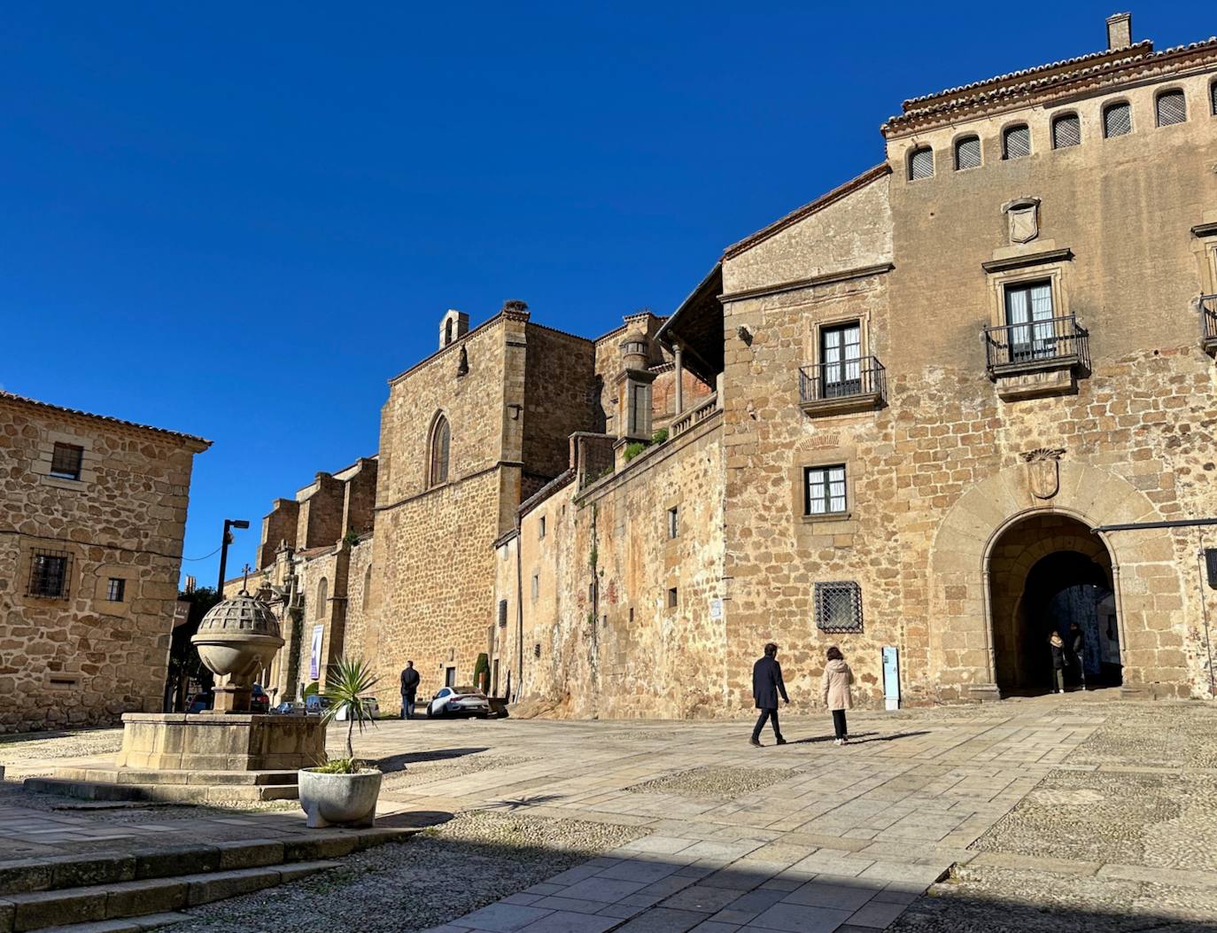 12 horas en....Plasencia: un recorrido por libros, panes y murallas
