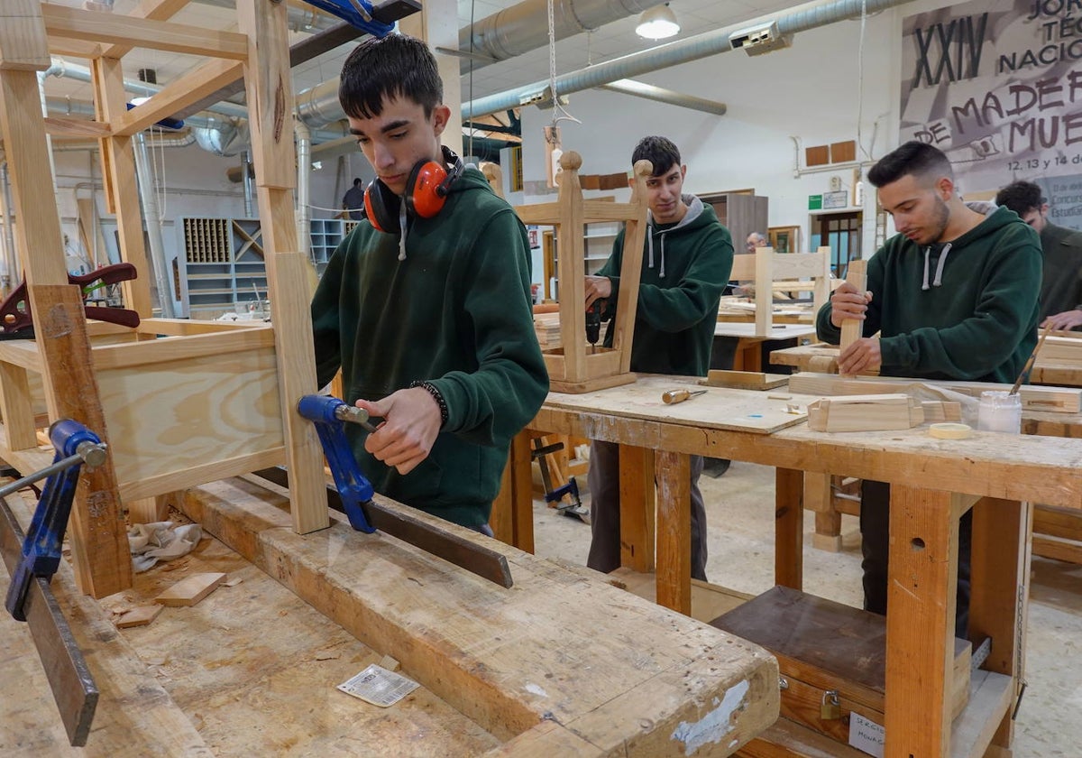 Alumnos de Formación Profesional durante el curso pasado en el instituto San José de Badajoz.