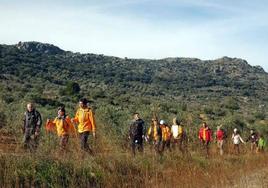 Senderistas en una ruta por Extremadura.