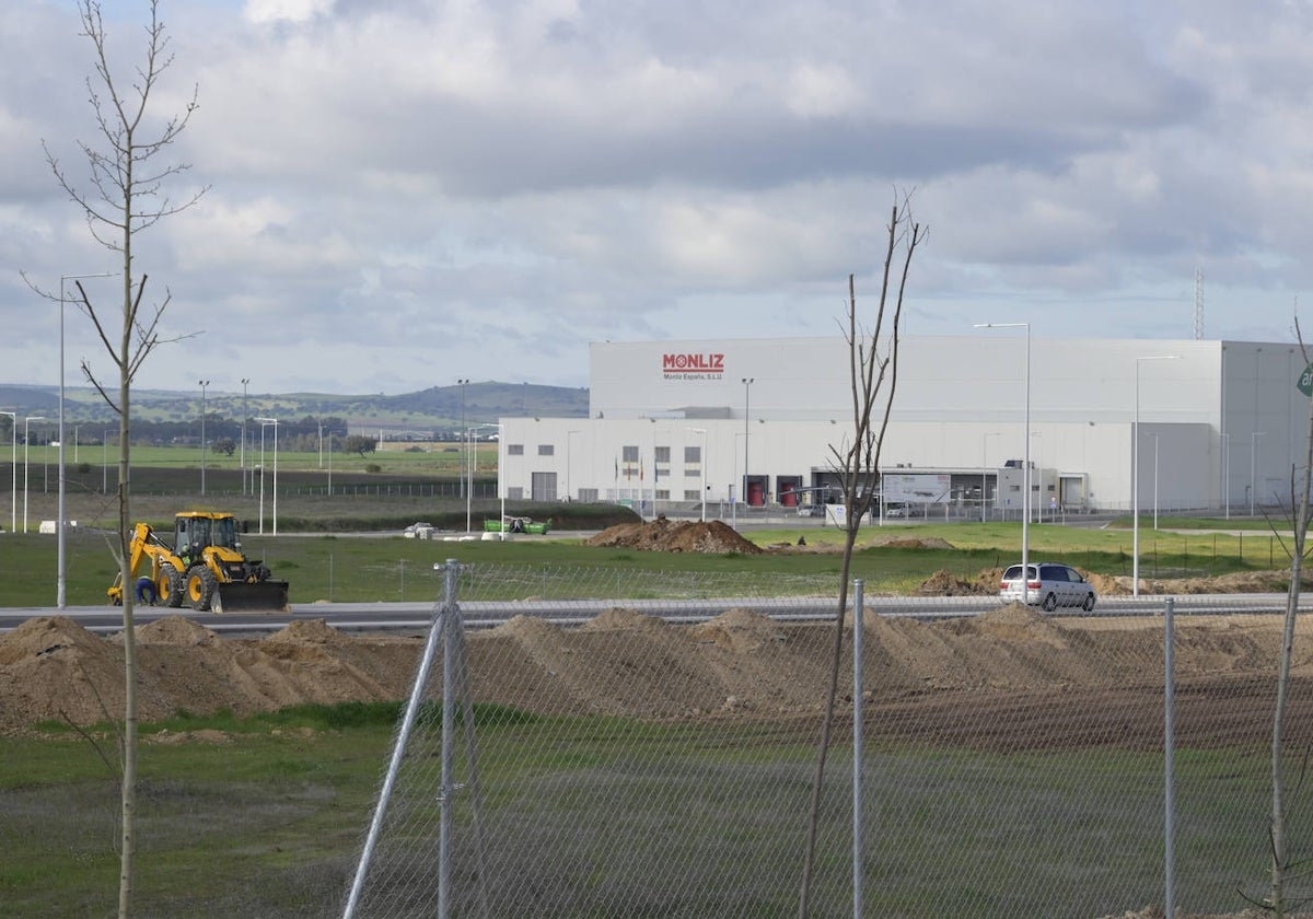 Obras en la plataforma logística de Badajoz.