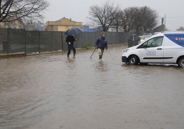 Inundación en el polígono Charca Musia en Cáceres.