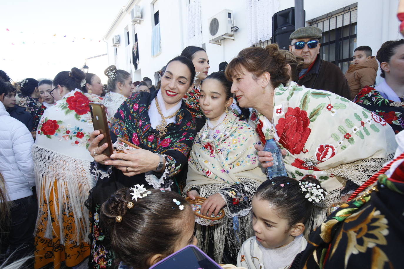 Carantoñas multitudinarias y con ansia de ser internacionales