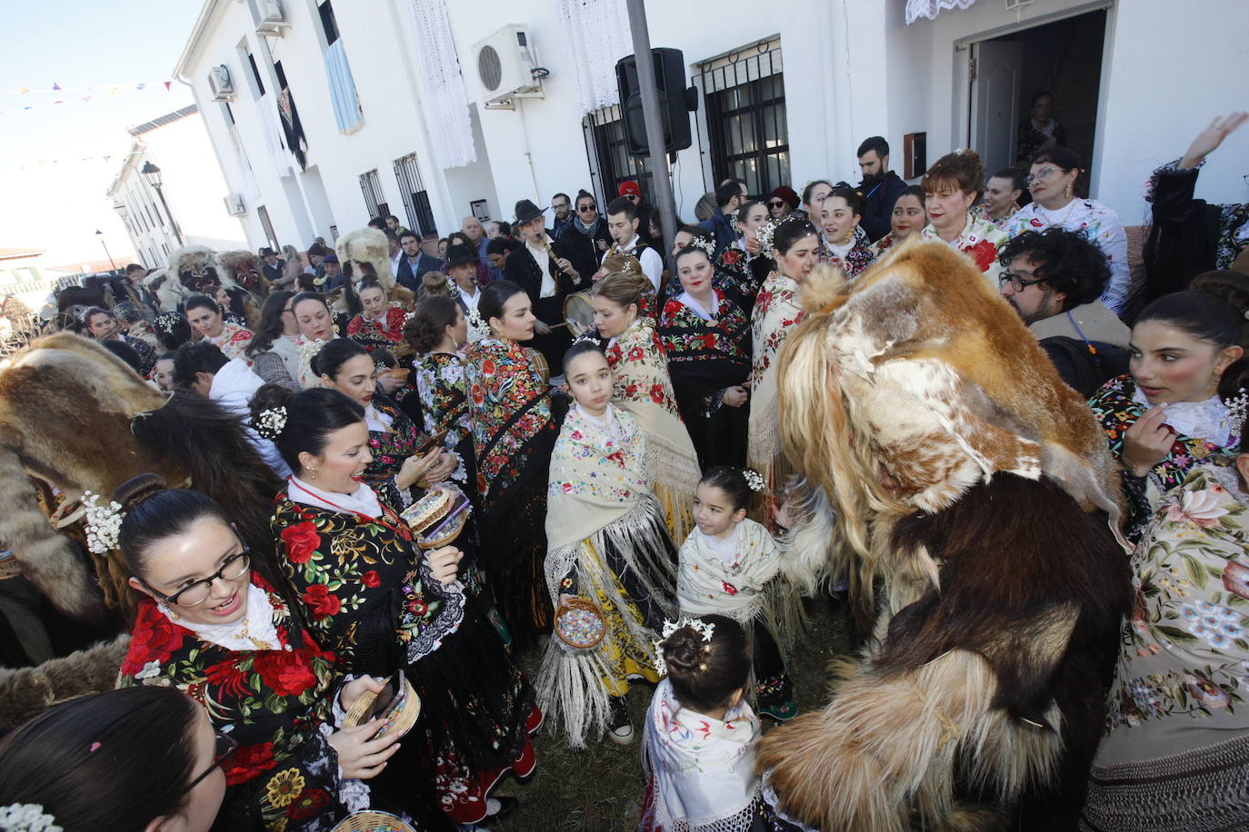 Carantoñas multitudinarias y con ansia de ser internacionales (I)