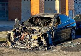 Coche quemado en la Mejostilla.