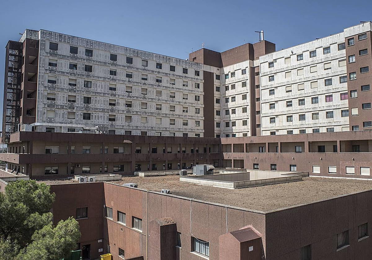 Herido crítico un trabajador de 38 años tras una caída de altura en Jerez de los Caballeros