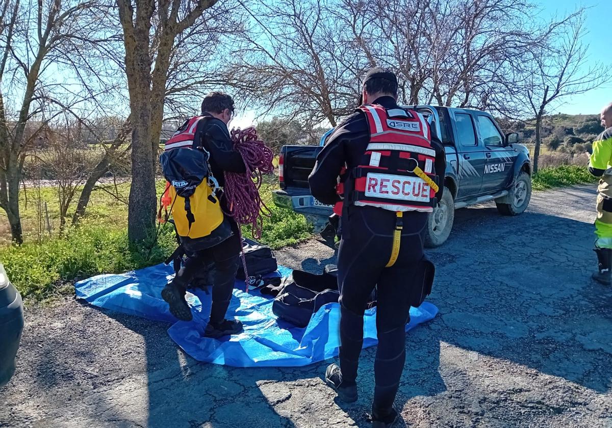 Imágenes del rescate del cuerpo de la mujer desaparecida en Carcaboso