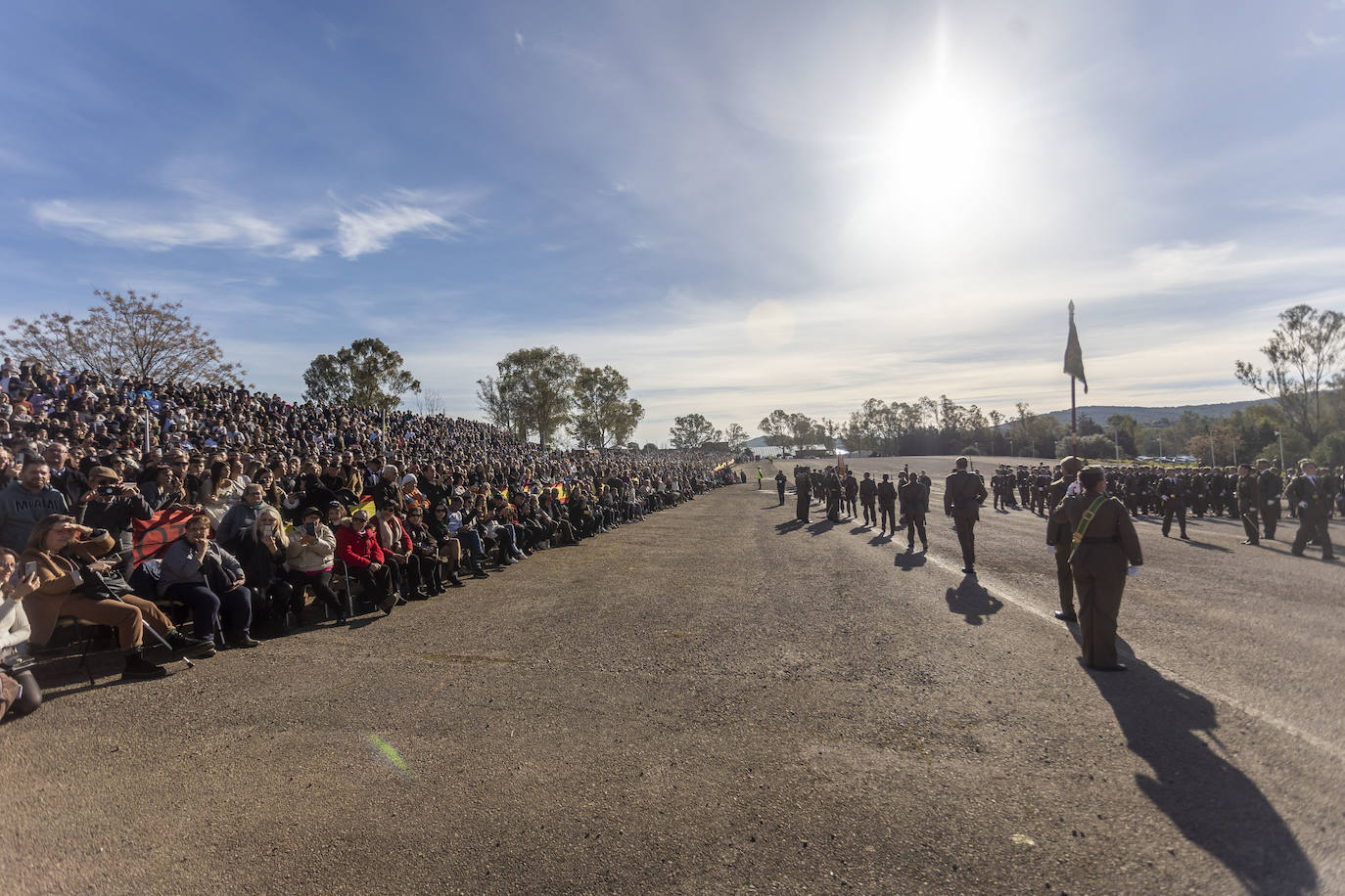 La jura de bandera de alumnos del segundo ciclo de 2023 en el Cefot de Cáceres, en imágenes