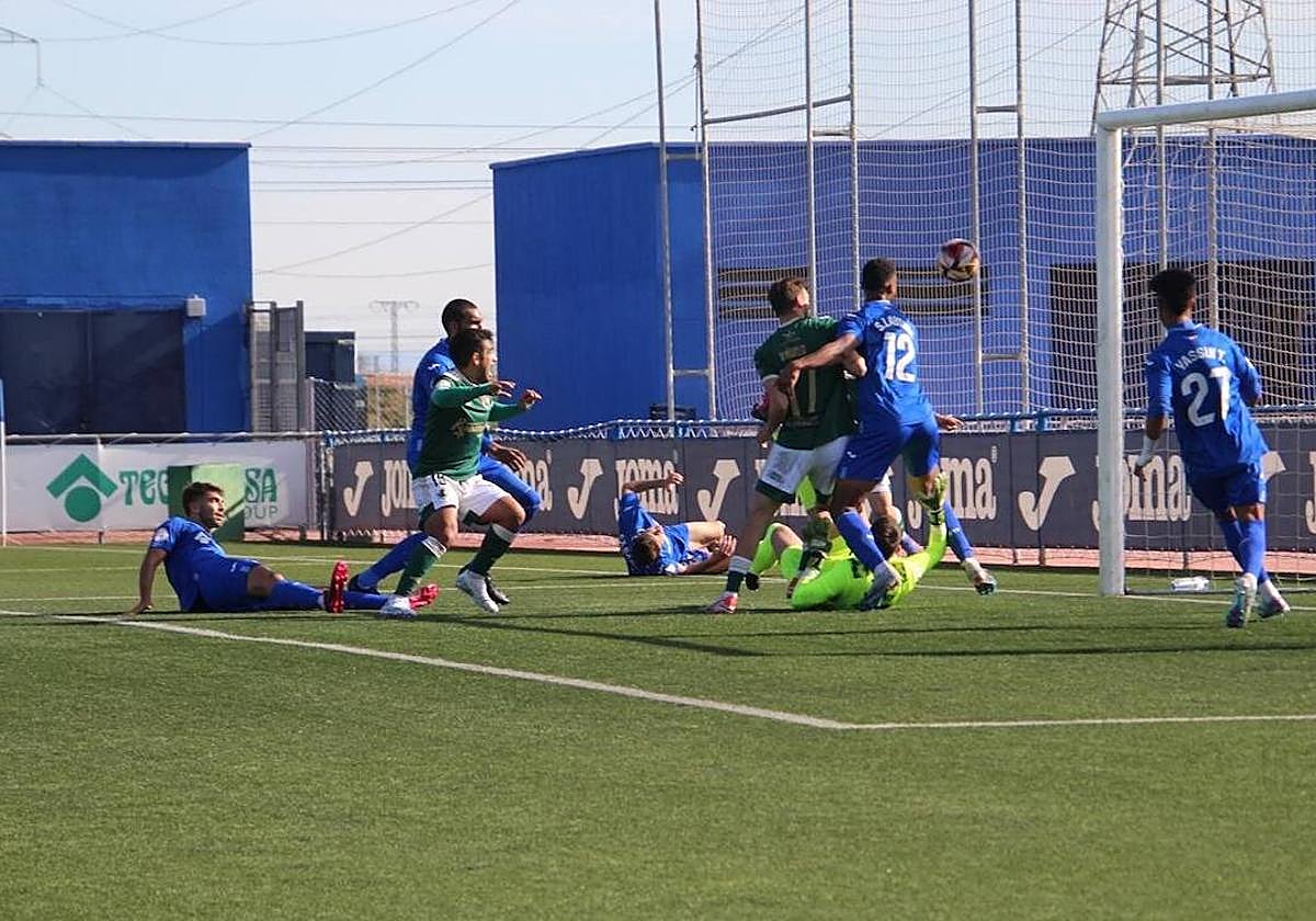 El Cacereño logra un meritorio empate ante el Getafe B