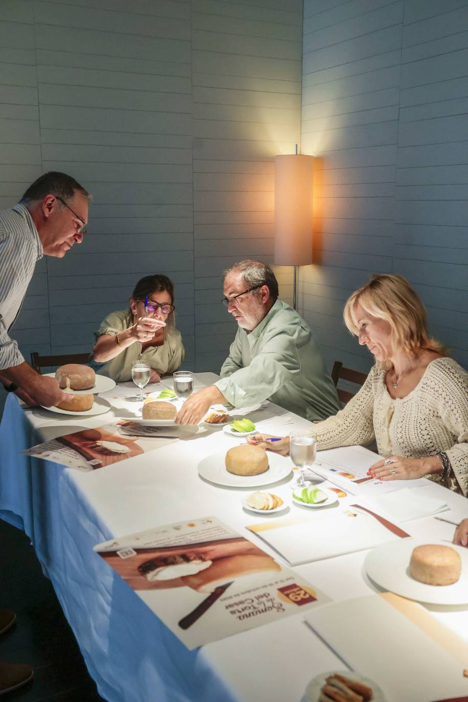 Casar de Cáceres quiere la Medalla de Extremadura para la D.O.P. Torta del Casar