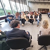 Familias, docentes y alumnos aplauden que se prohíba usar el móvil en los centros educativos extremeños