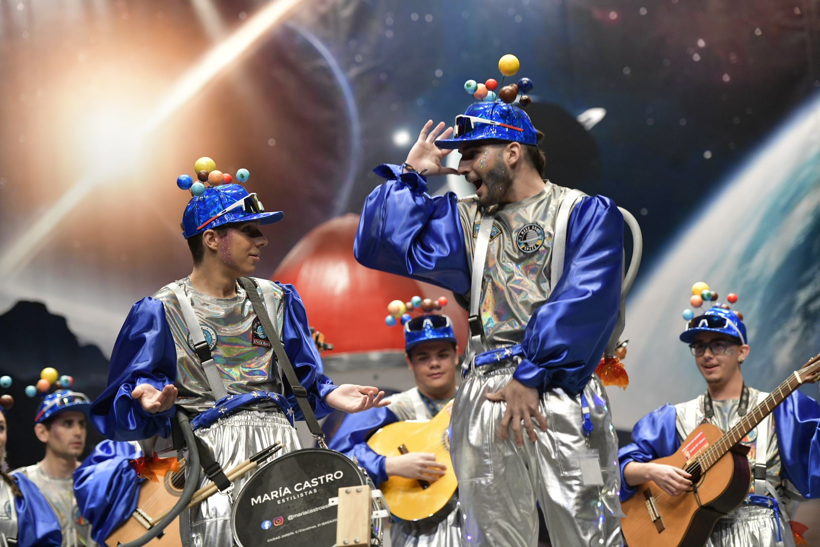 Los Mini Folk conquistan su espacio como astronautas