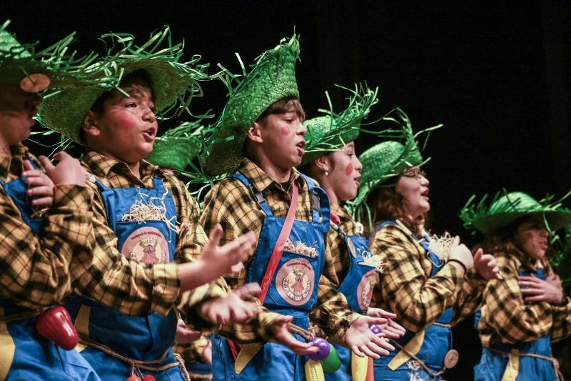 Las mejores imágenes del certamen de Murgas Infantil y Juvenil del Carnaval de Badajoz 2024 (II)