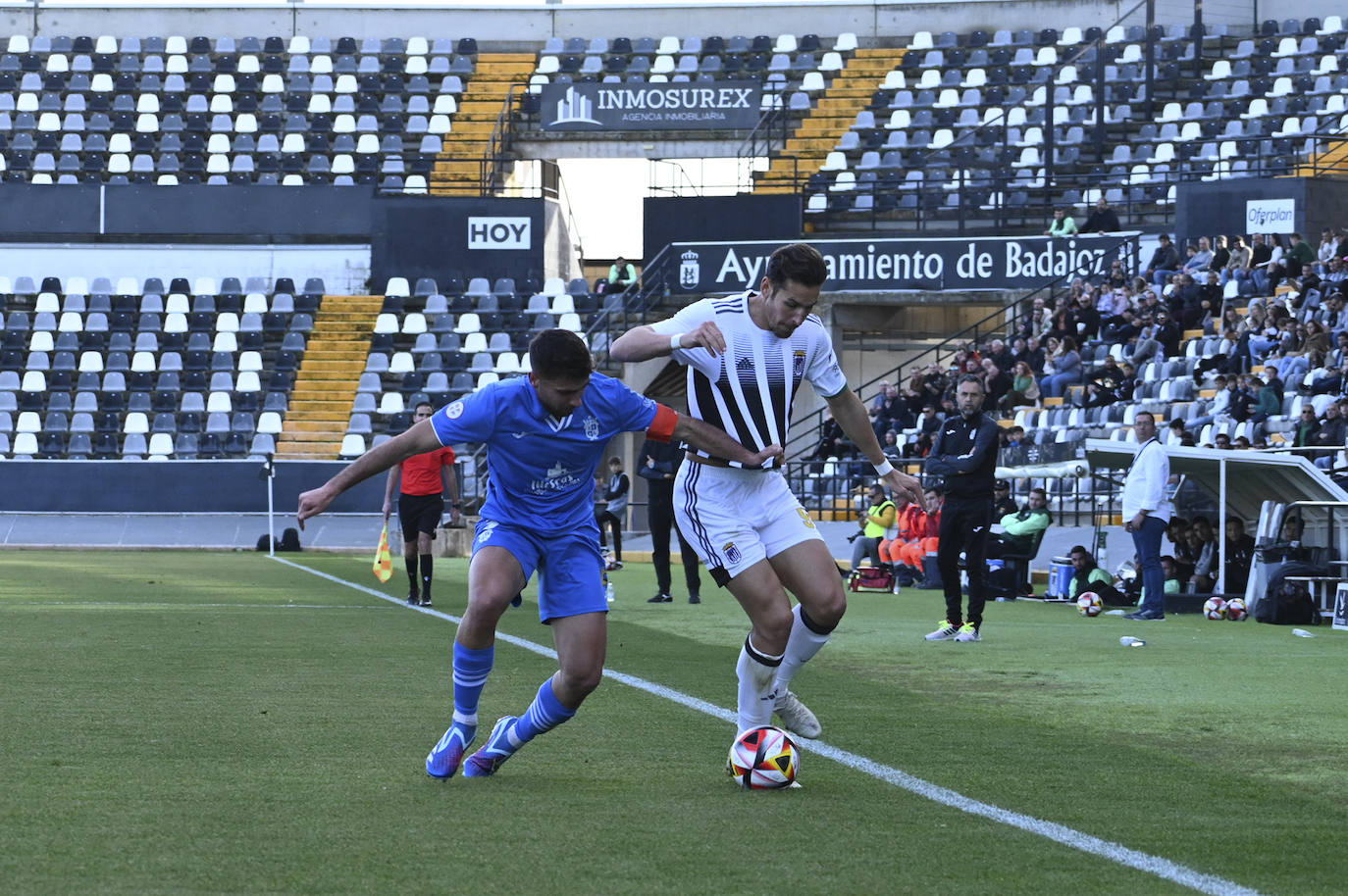 El partido entre el Badajoz y el Illescas, en imágenes