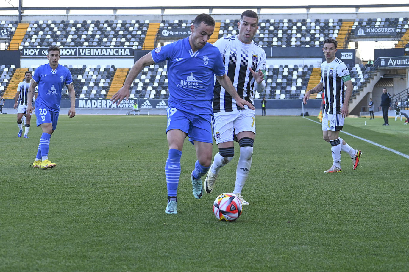 El partido entre el Badajoz y el Illescas, en imágenes