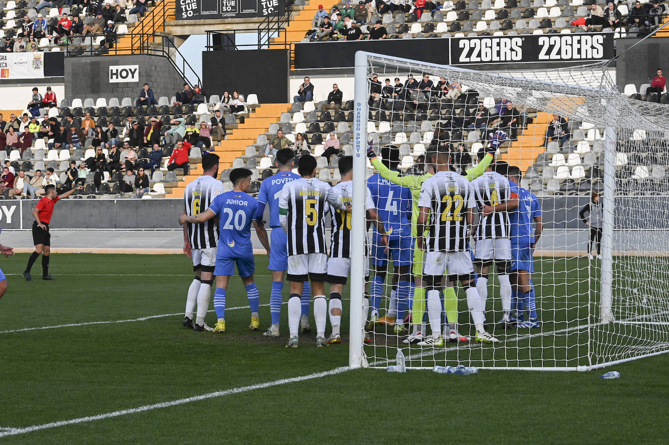 El partido entre el Badajoz y el Illescas, en imágenes