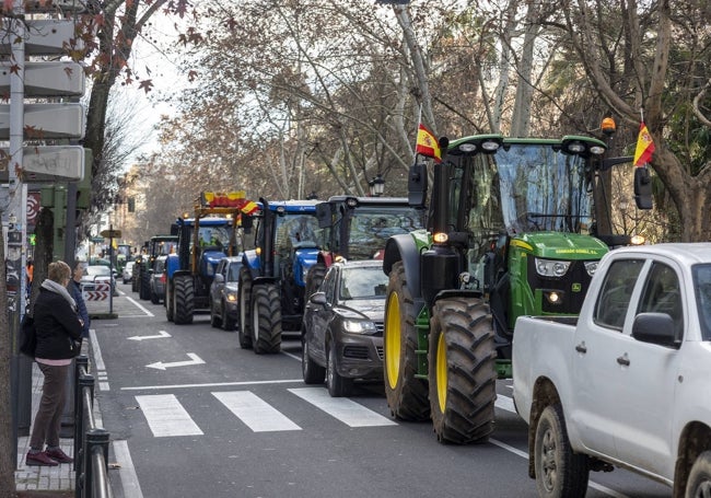 Tractores por la ciudad de Cáceres.