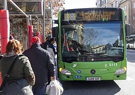 Un vehículo de la línea 8, la más usada.